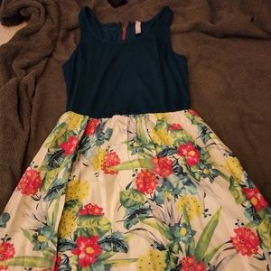 Woman's cute summer dress size medium